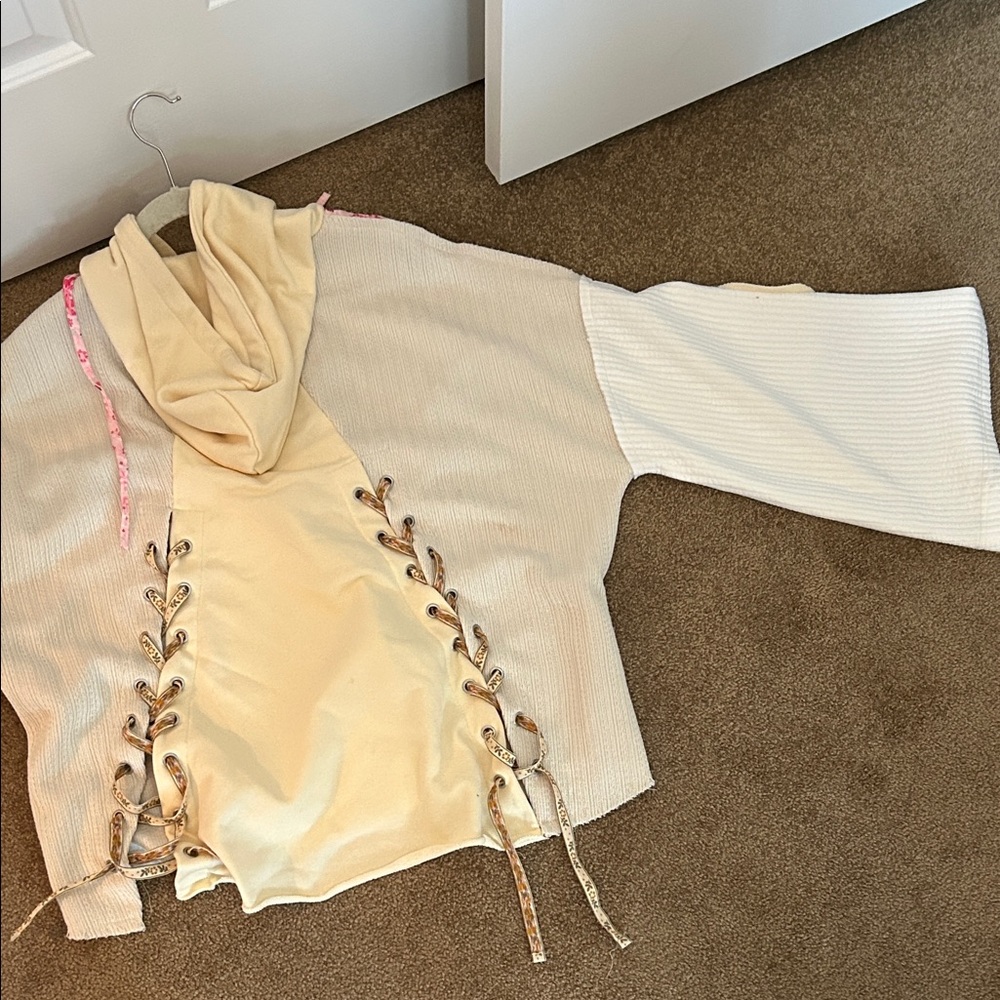 POL Cream Hoodie with Pink Floral Accents - Picture 4 of 7